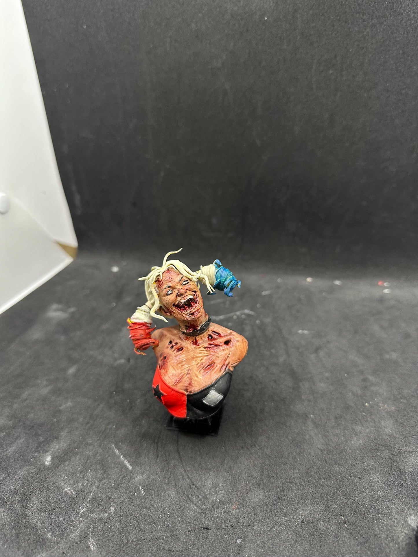 Harley Quinn Zombie Figure: Hand-Painted Resin Horror DC Fan Art