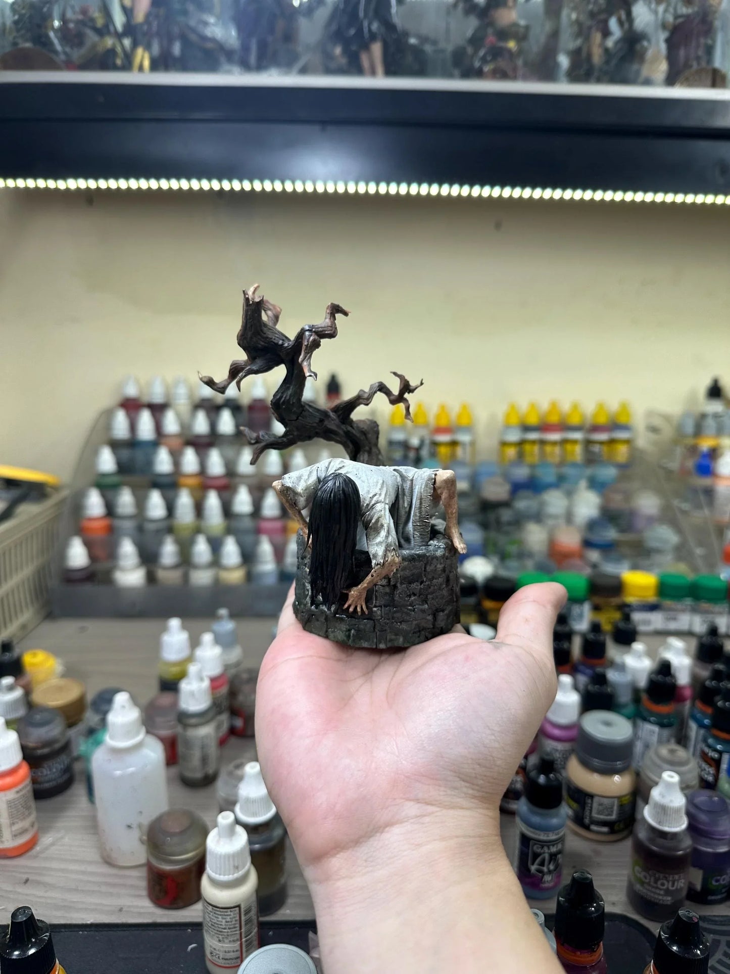 Samara Morgan: Crawling from the Well (The Ring Movie) - Hand-Painted 3D Resin Figure