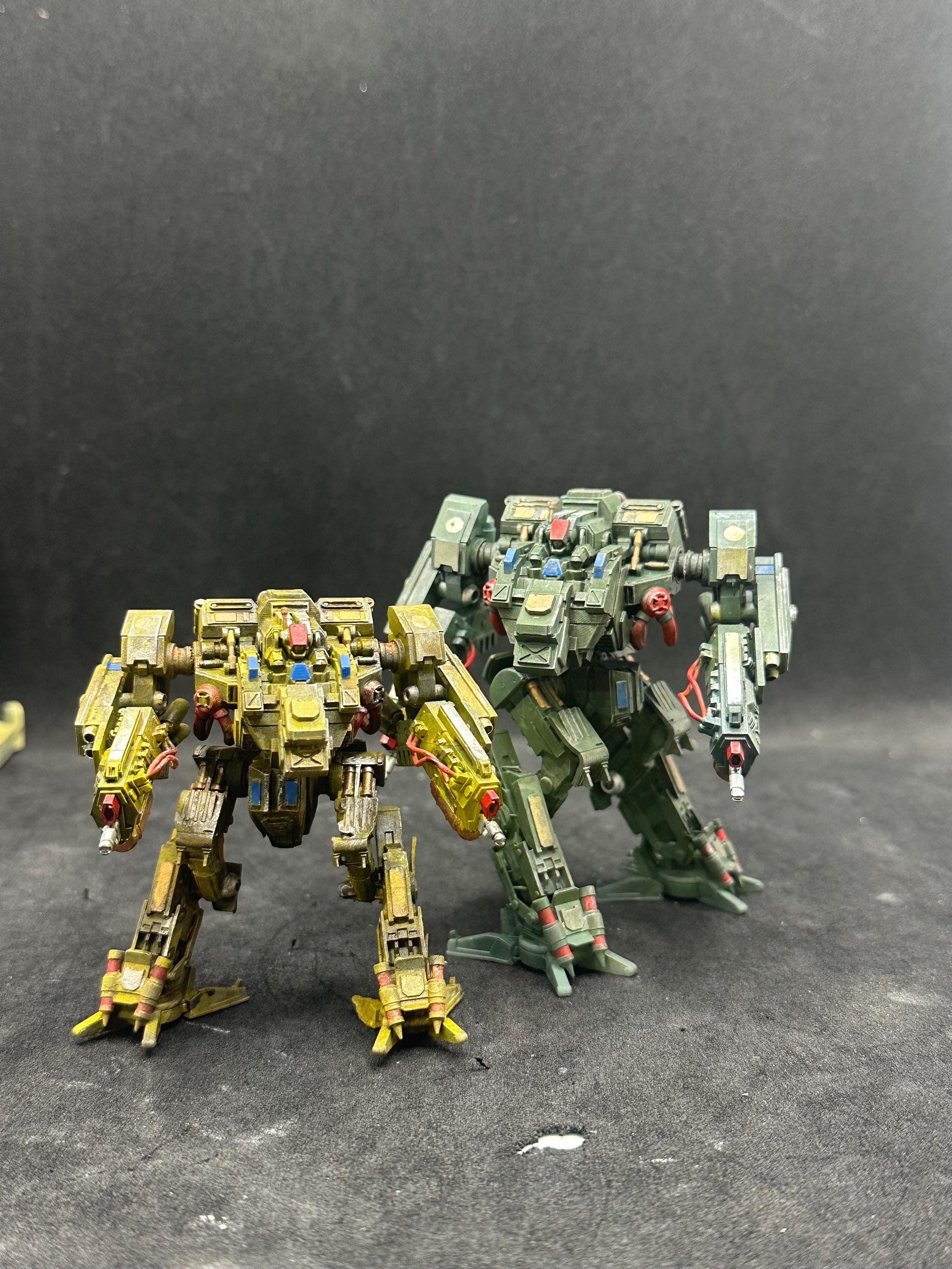 Hand-Painted Heavy Battle Mech Model – Poseable Sci-Fi Figure