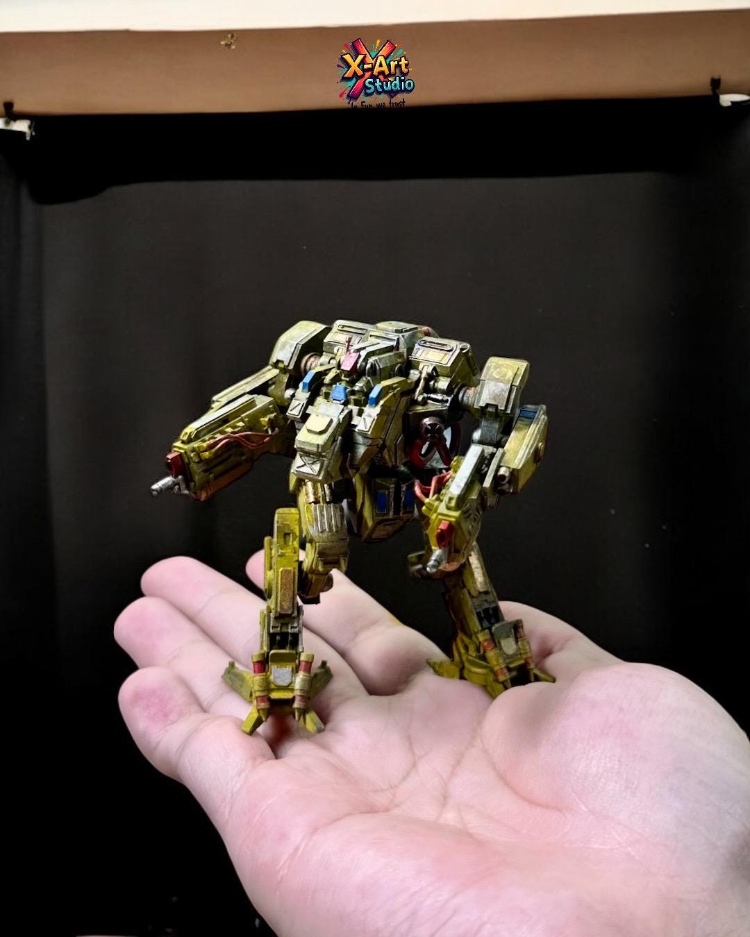 Hand-Painted Heavy Battle Mech Model – Poseable Sci-Fi Figure