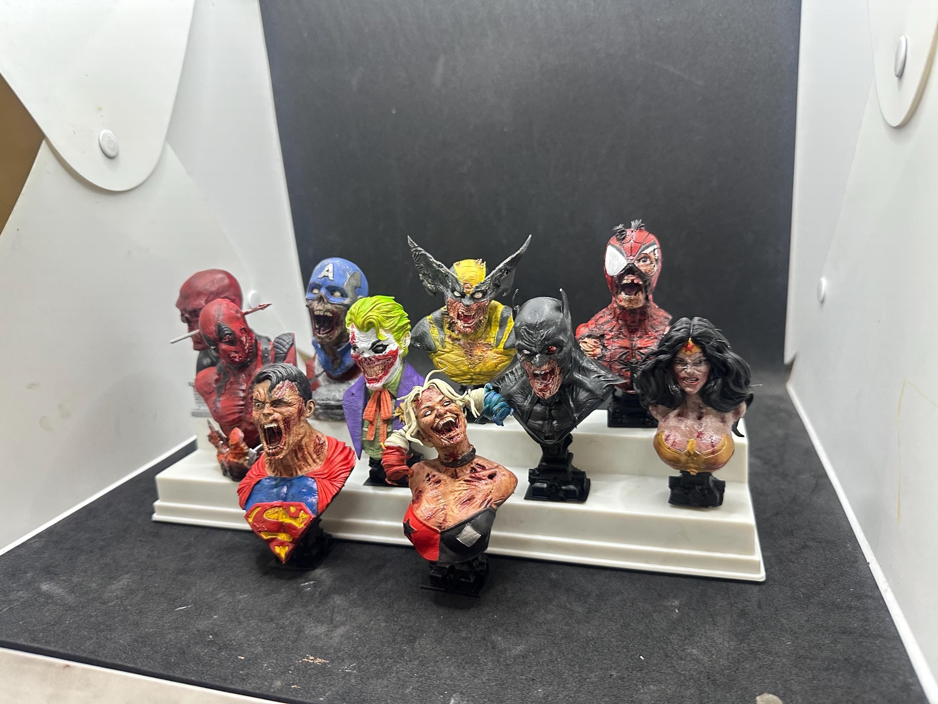 Harley Quinn Zombie Figure: Hand-Painted Resin Horror DC Fan Art