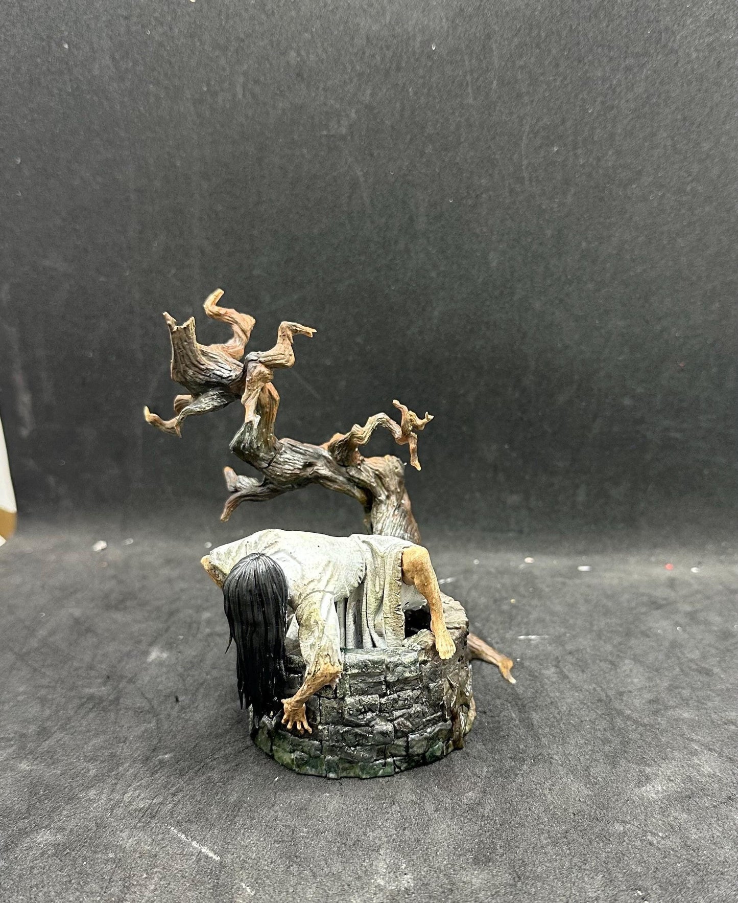 Samara Morgan: Crawling from the Well (The Ring Movie) - Hand-Painted 3D Resin Figure