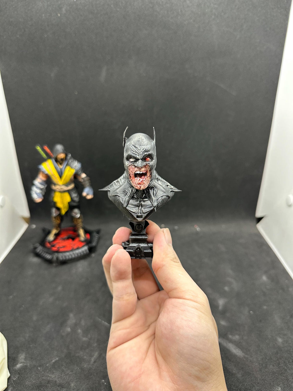 Batman Zombie Cosplay Bust - The Undead Dark Knight Hand-Painted Resin - Horror DC Collector Gift