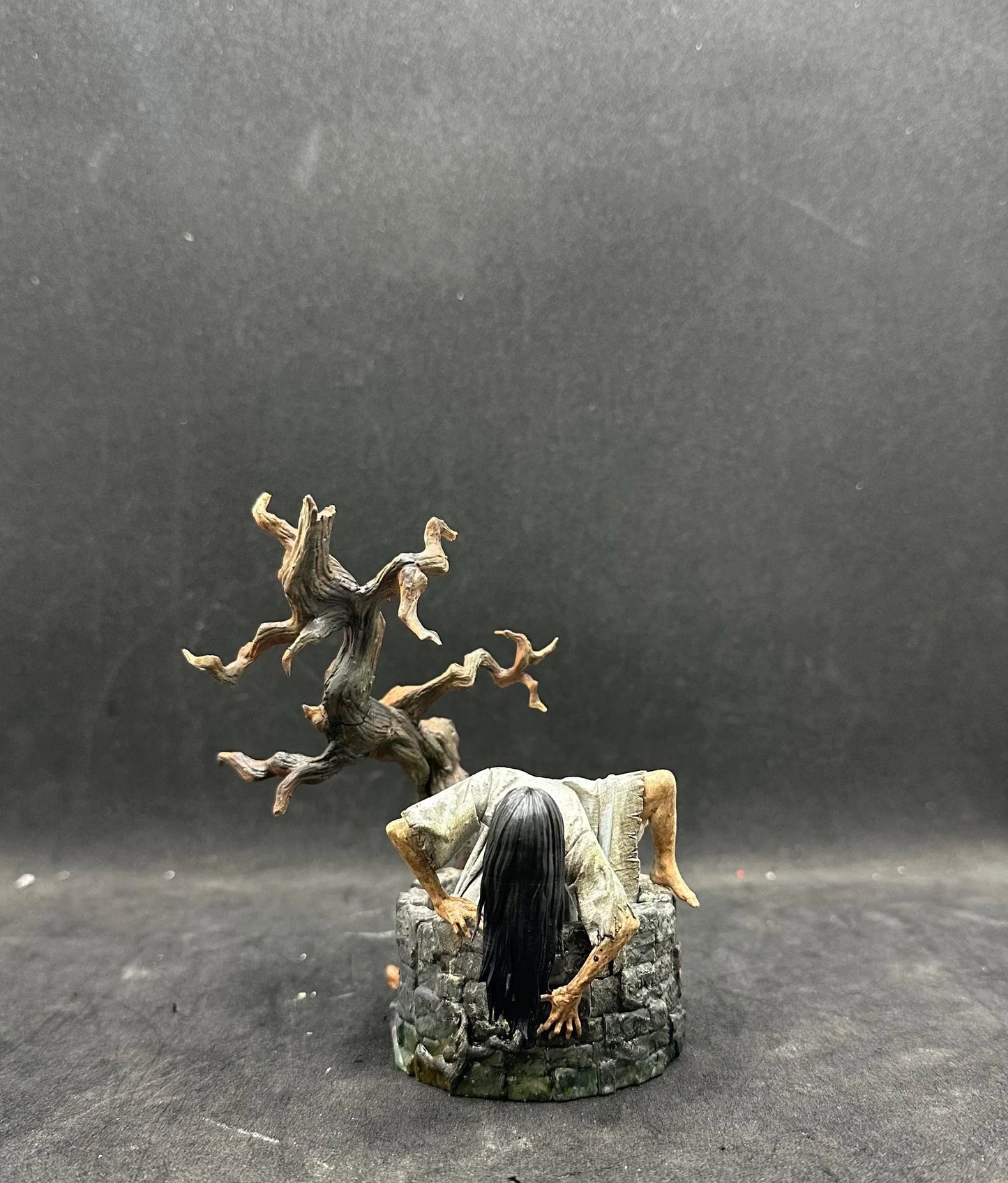 Samara Morgan: Crawling from the Well (The Ring Movie) - Hand-Painted 3D Resin Figure