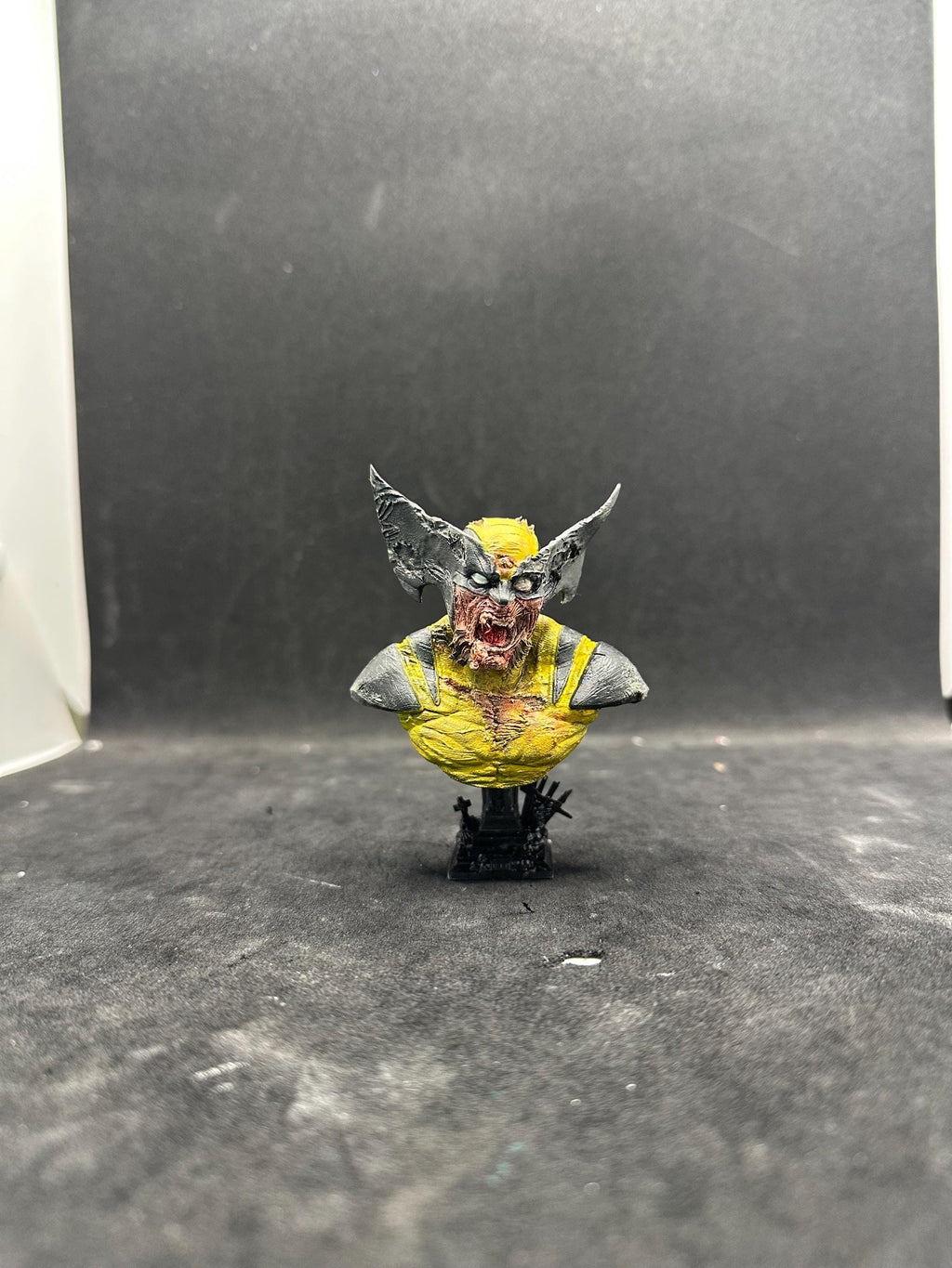 Zombie Wolverine Bust – Hand-Painted Resin Horror Fan Art