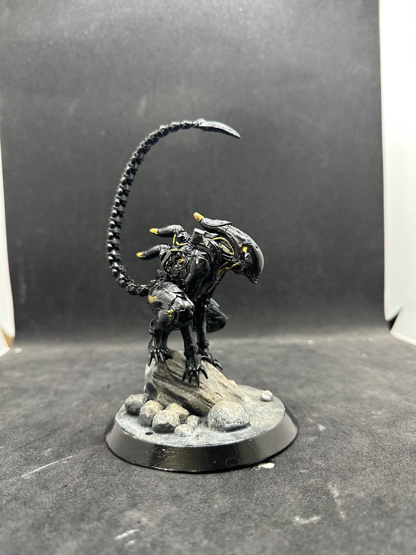 Hand-Painted Mechanical Space Monster – Sci-Fi Alien Cyborg Statue - Resin Art