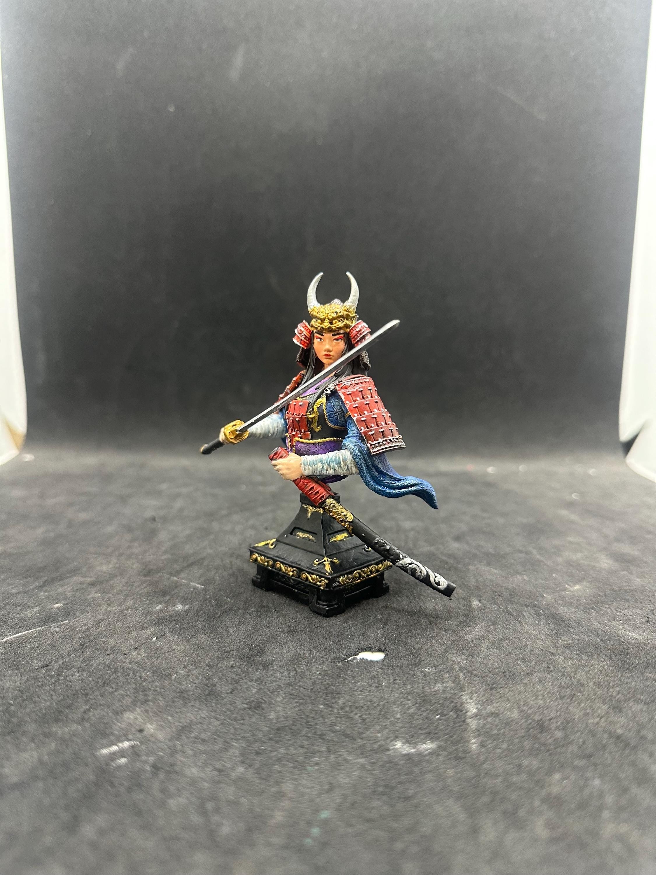 Hand-Painted Female Samurai Bust – Japanese Warrior Statue, Katana Art