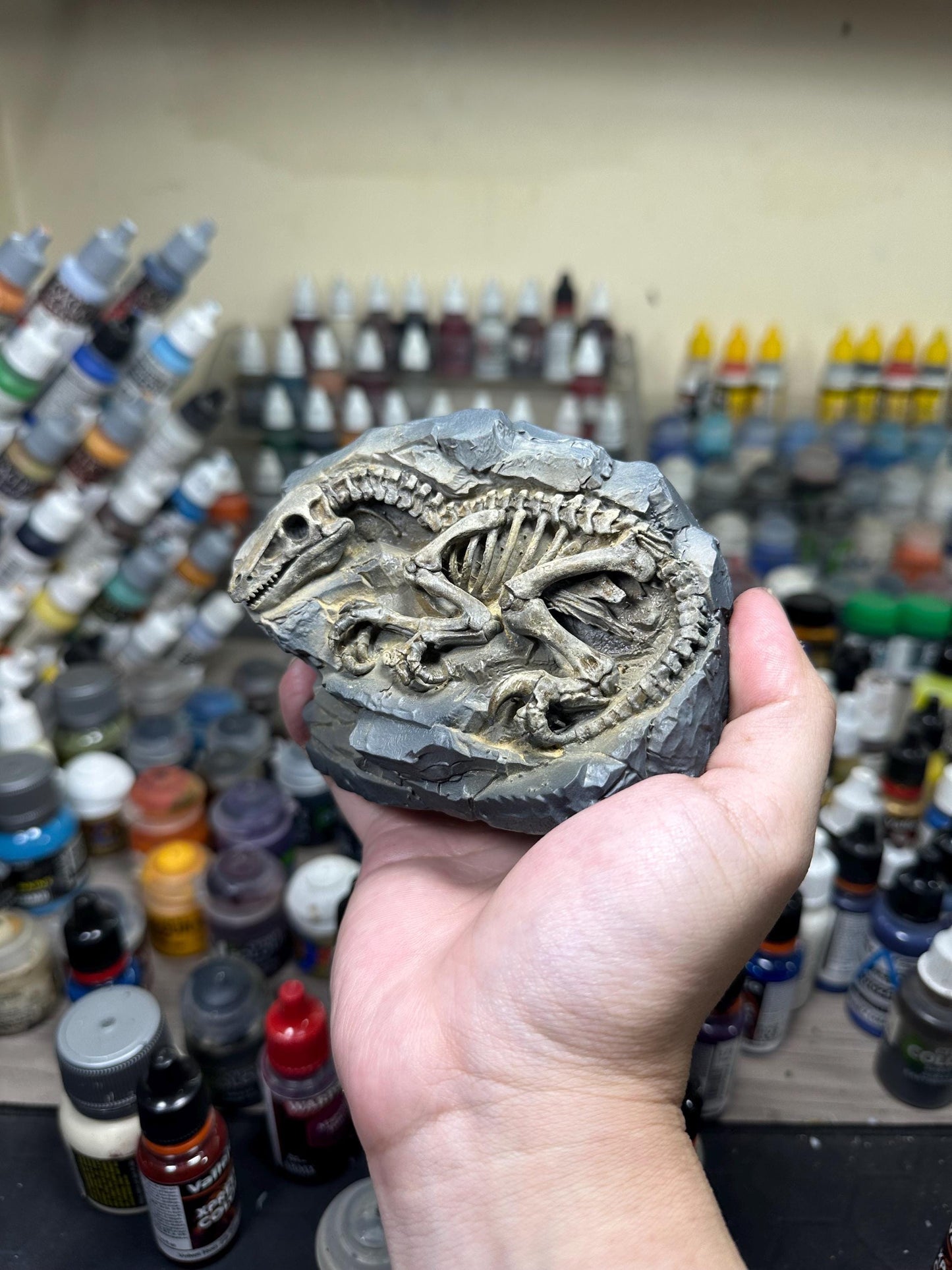 Hand-Painted Velociraptor Fossil Statue – Paleontology Desk Decor