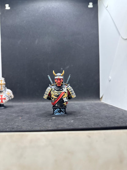 Hand-Painted Resin Ninja Oni Mask Bust – Japanese Warrior Demon Sculpture Desk Decor