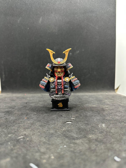 Samurai Oni Mask Bust Statue – Hand-Painted Resin Japanese Warrior Decor