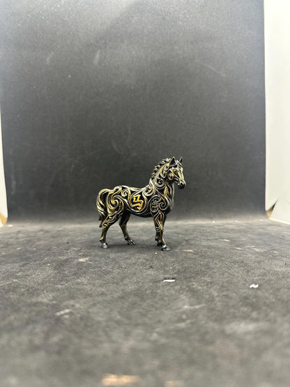 Modern Horse Figurine – Abstract Resin Horse Statue – Minimalist Desk Decor, Luxury Home Accent Gift