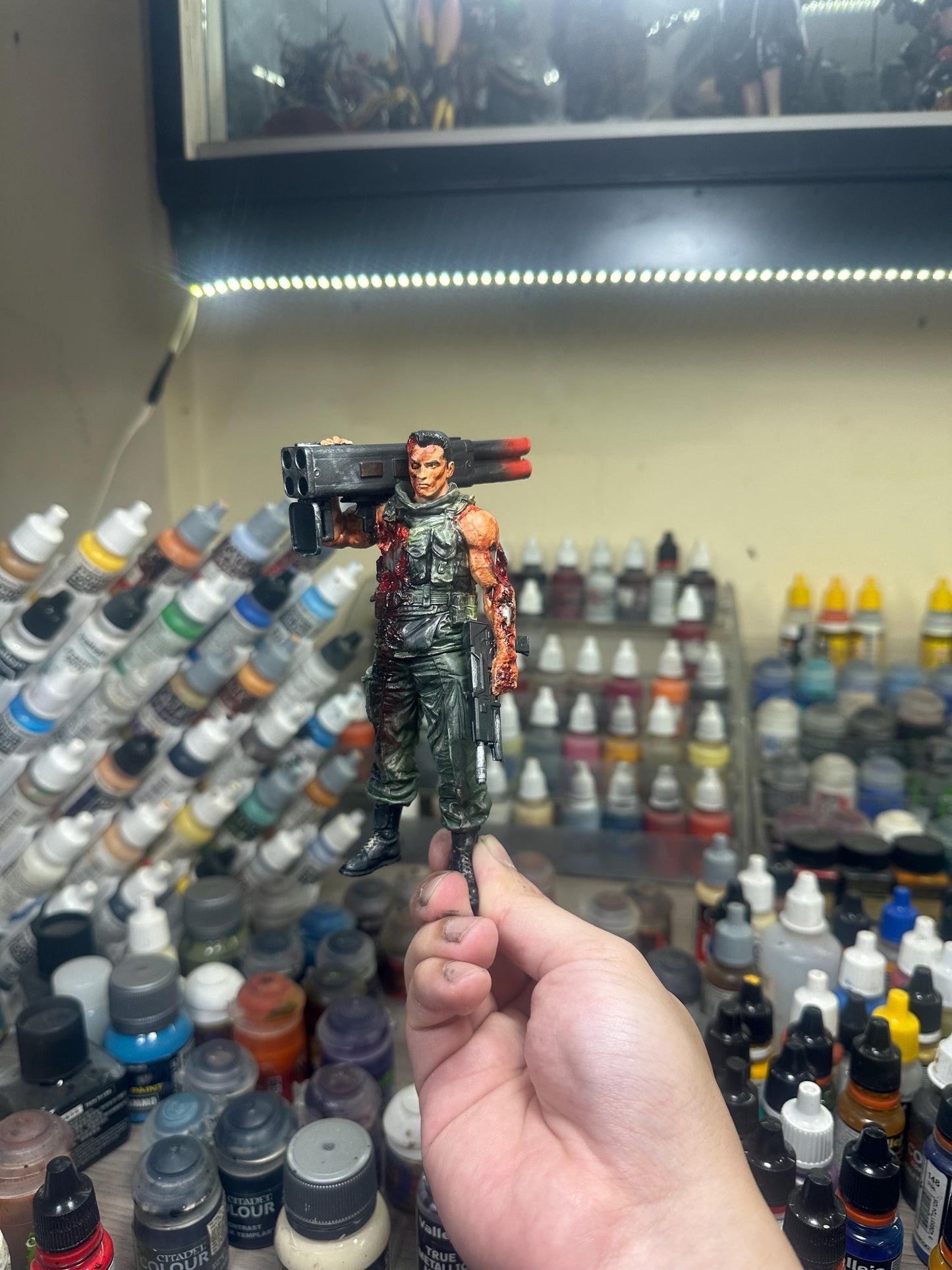 Endoskeleton Warrior Figurine – Hand-Painted Terminator Soldier Statue, Post-Apocalyptic Decor