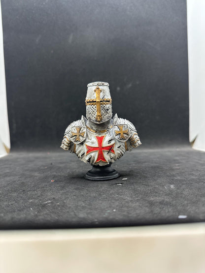Templar Knight Bust Statue – Hand-Painted Resin Crusader Armor Figurine – Gothic Desk Decor