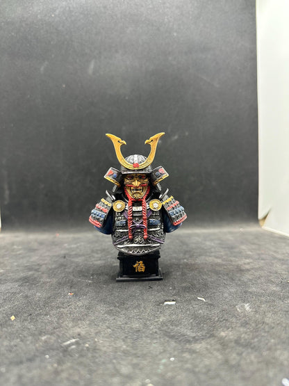 Samurai Oni Mask Bust Statue – Hand-Painted Resin Japanese Warrior Decor