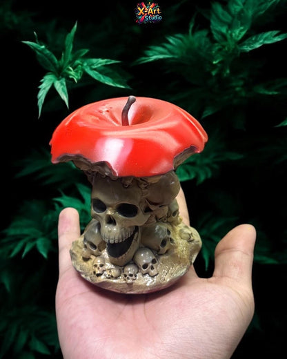 Hand-Painted Skull Apple Figurine – Dark Fantasy Gothic Resin Decor