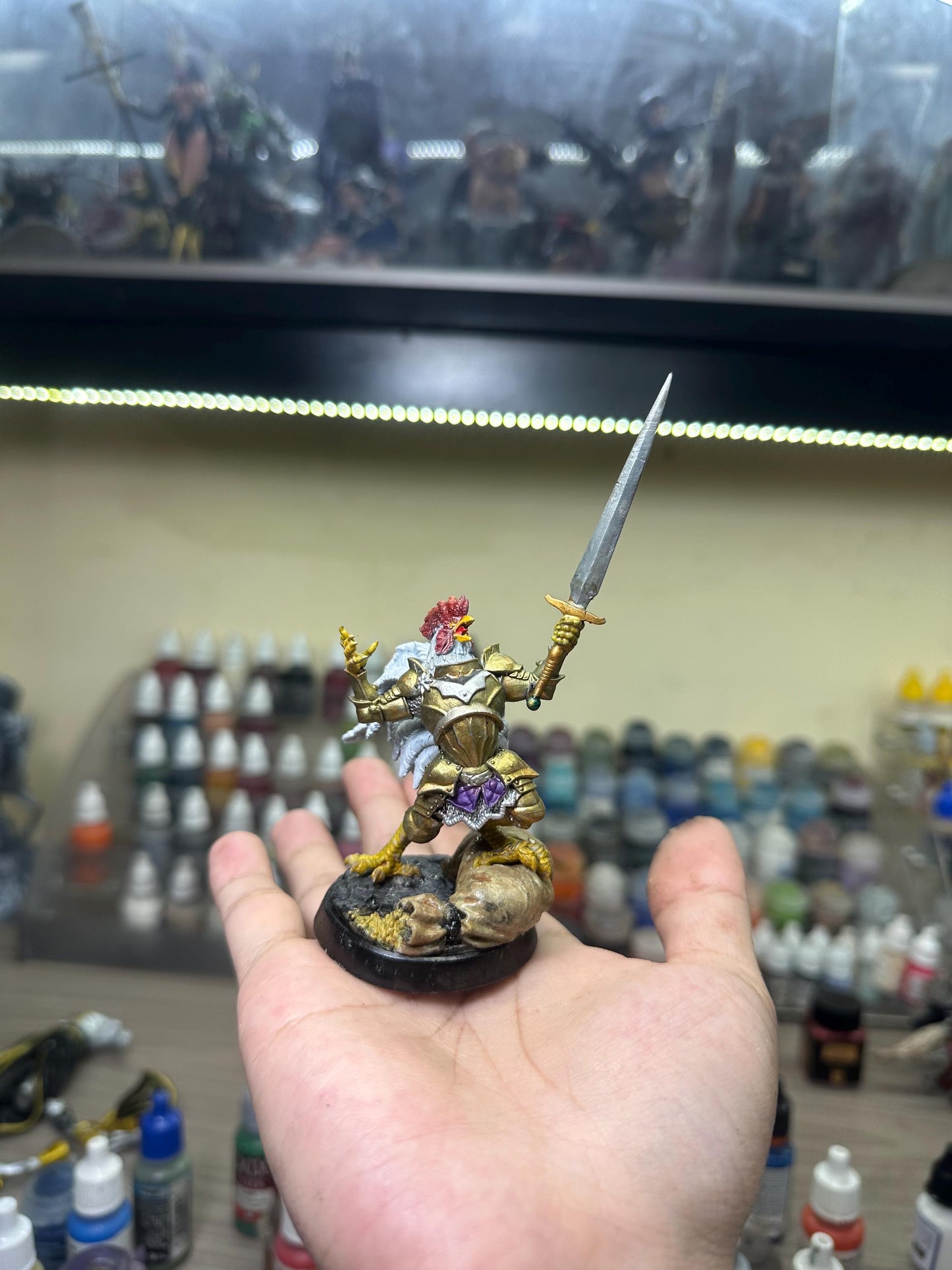 Hand Painted Chicken Knight Figurine – Fantasy Warrior Statue, Funny Medieval Tabletop RPG Decor